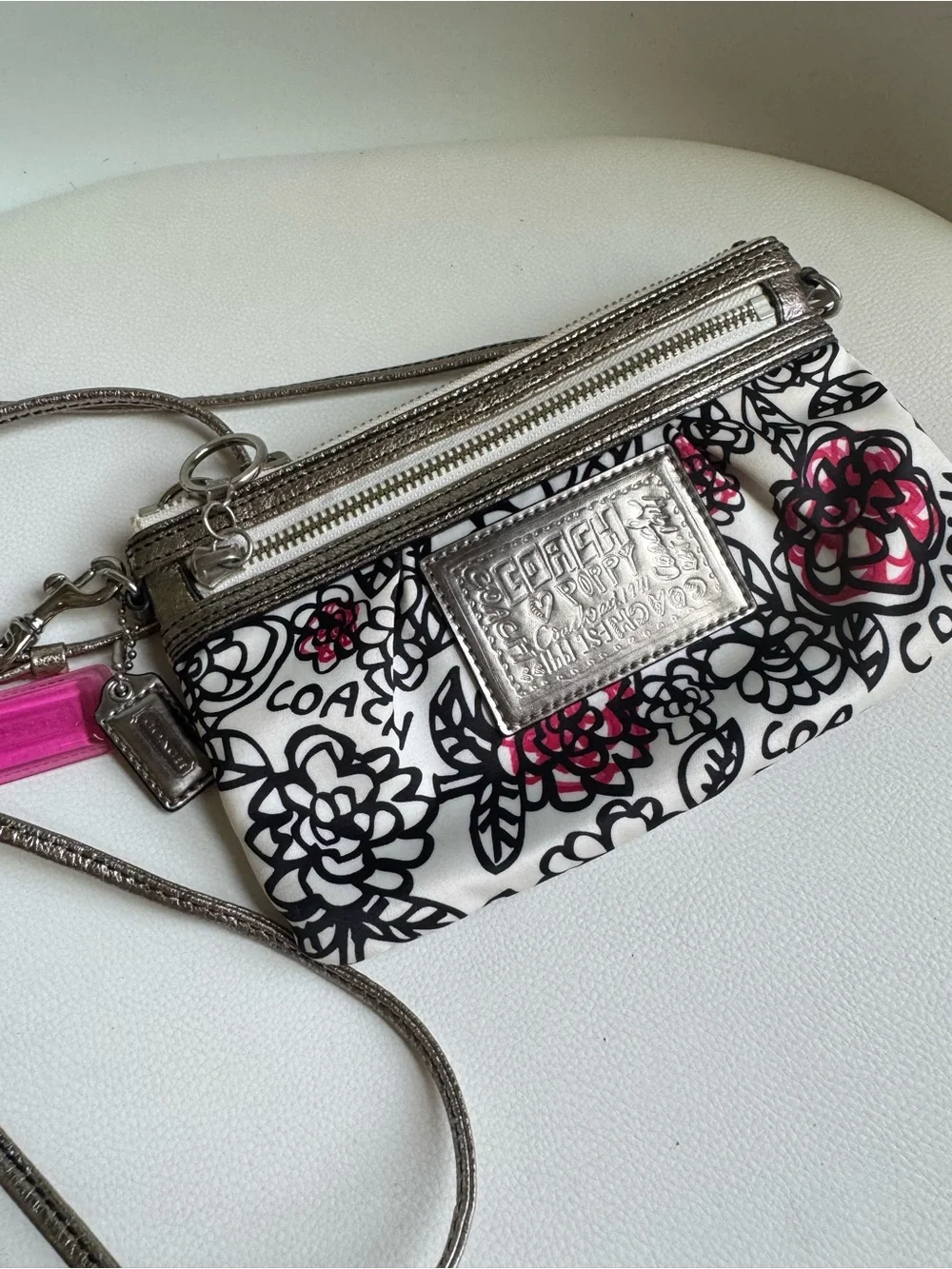 Coach Poppy Floral Graffiti Crossbody Clutch Pink Silver Y2K 2000s
